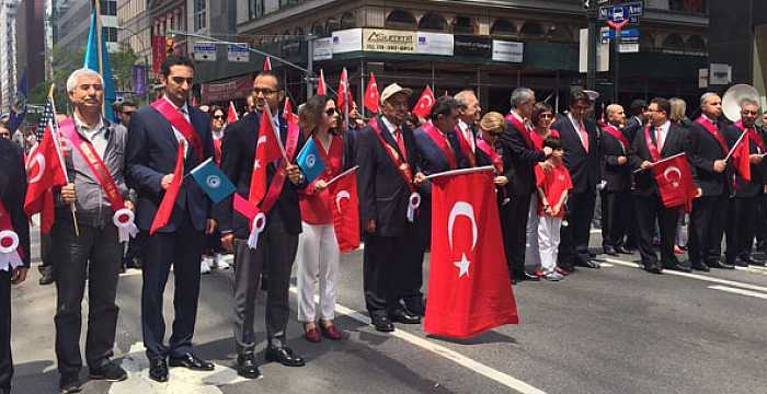 Türk Keneşi Genel Sekreteri Büyükelçi Ramil Hasanov, New York resmi ziyaretinin son gününde  ‘Geleneksel Türk Günü Yürüyüşü’ne katıldı.