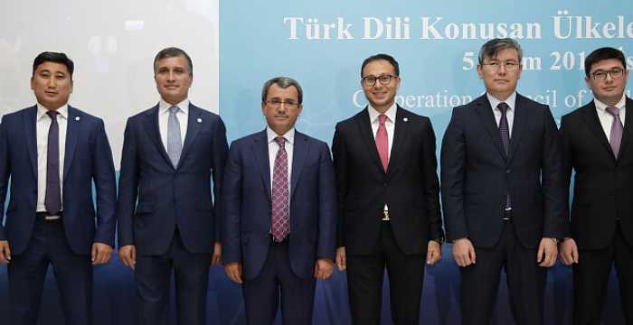 3 Ekim -Türk Dili Konuşan Ülkeler İşbirliği Günü vesilesiyle Türk Konseyi Genel Sekreteri Büyükelçi Ramil Hasanov evsahipliğinde tertip edilen resepsiyon sırasında bir plaket takdim töreni gerçekleştirilmiştir.