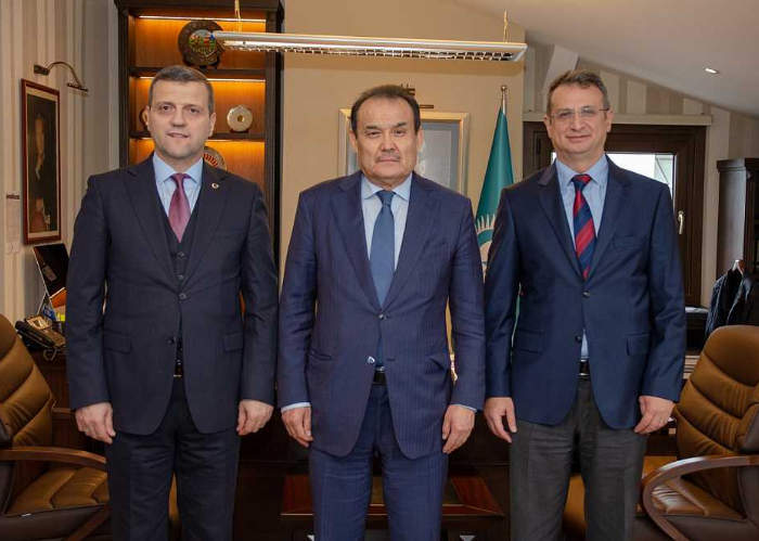 Secretary General of the Turkic Council Baghdad Amreyev received Chairman of the Board of Trustees of Khoja Akhmet Yassawi University Prof. Musa Yıldız and Vice Rector Prof. Cengiz Tomar.