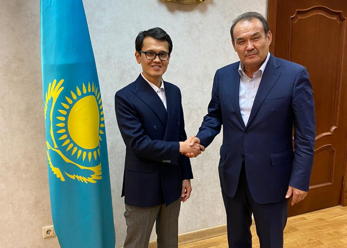 Meeting of the Secretary General of the Turkic Council with the Minister of Digital Development, Innovation and Aerospace Industry of Kazakhstan. 