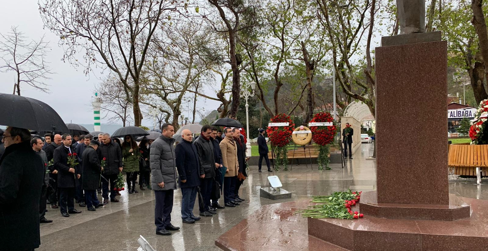 Türk Konseyi heyeti Azerbaycan Cumhuriyeti’nin Milli Lideri Haydar Aliyev`i anma törenine katılmıştır.